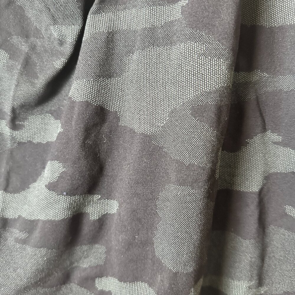 ATHLETA Camo Camouflage Black Grey Racerback Tank Top Size Large - Picture 7 of 10